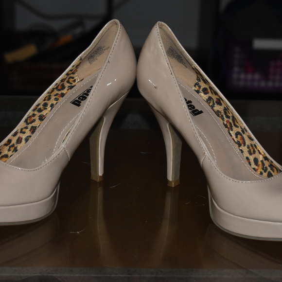 Unlisted Kenneth Cole Nude Beige Patent High Heel - Picture 3 of 6